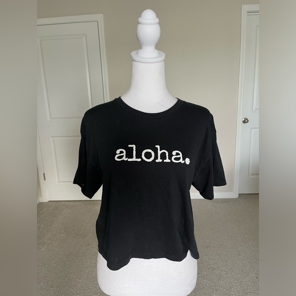 EUC Ivy & Co.  Aloha Black Cropped TShirt SizeLarge - Picture 1 of 5